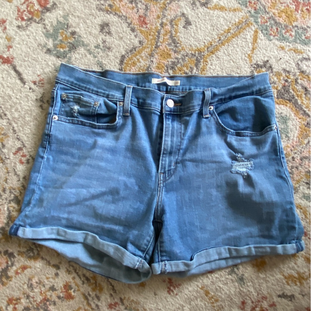 Levi Strauss Denim Jean shorts. Waist size 33